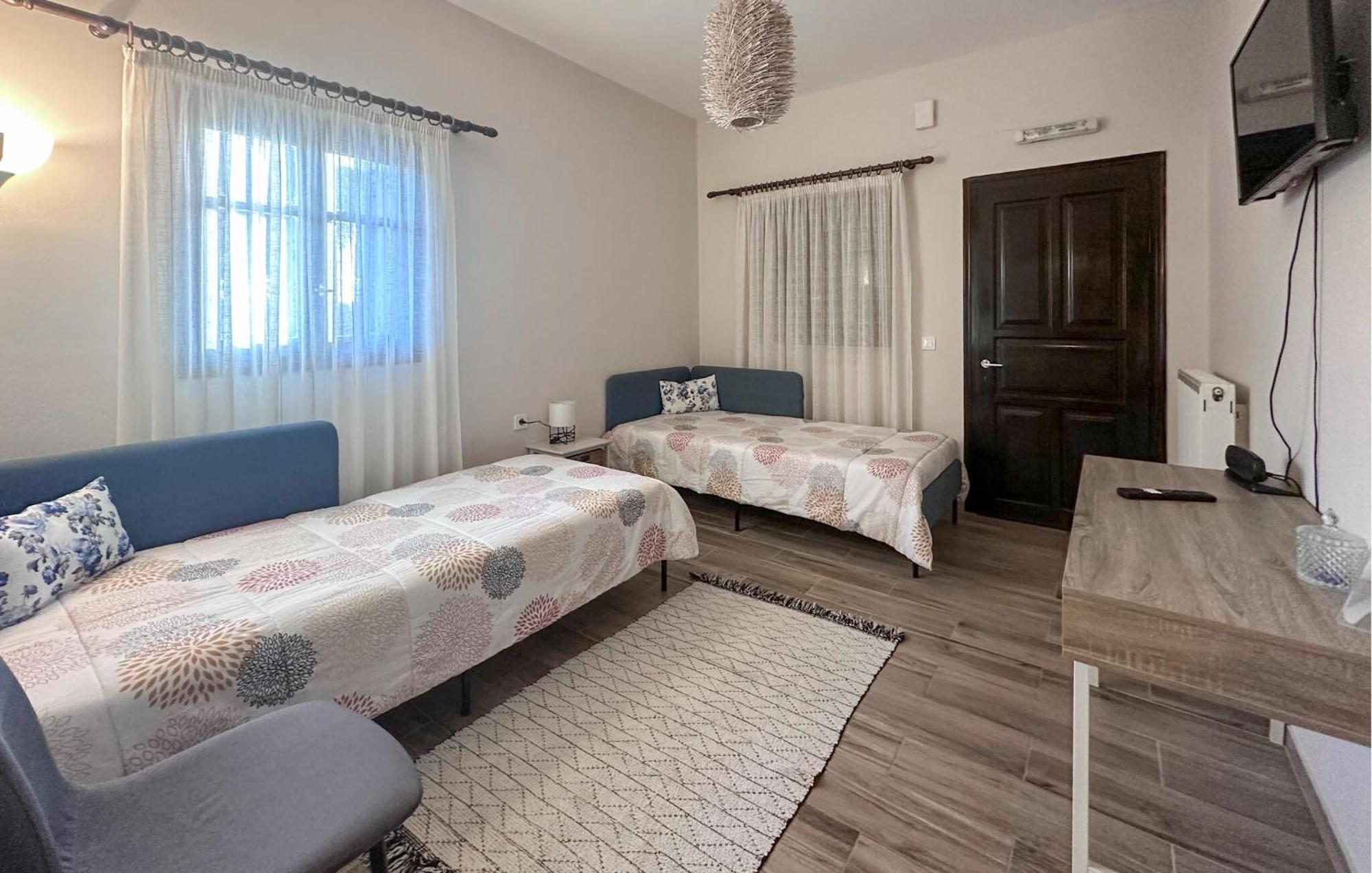 2 Bedroom Lovely Apartment In Leventoxori, Ilias Korakochori Bagian luar foto